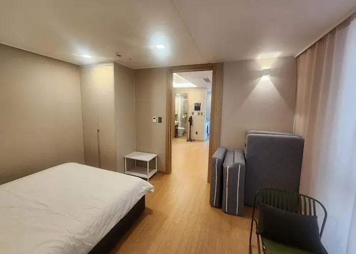 부산 에이원 위드 해운대 3*